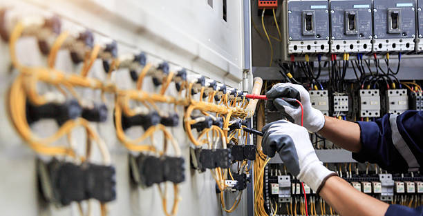 Professional Electrician technician working in Forest Glen, MD
